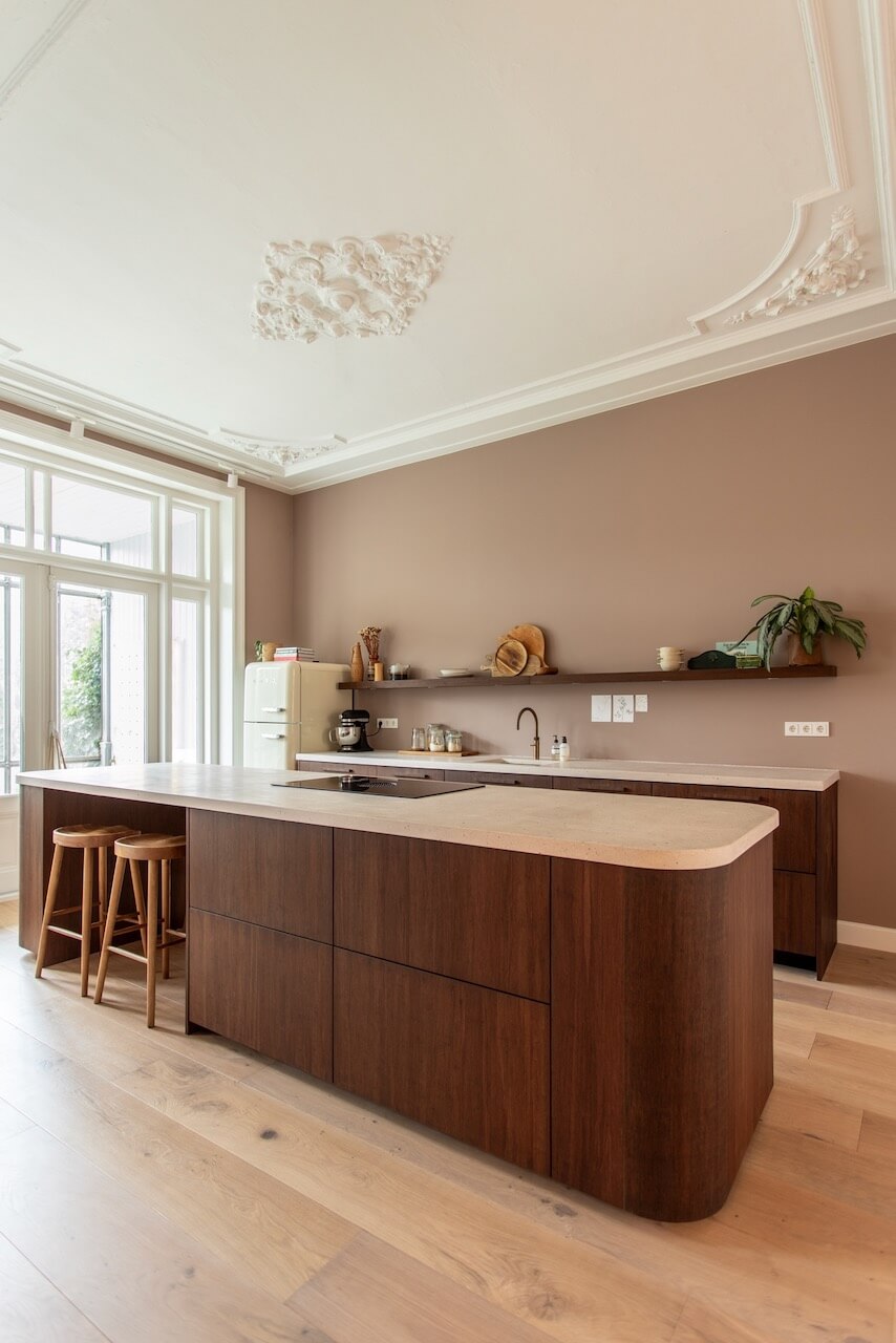 Kitchen island with round corners - keukeneiland_met_ronde_hoeken_koak_design,_afgeronde_hoek_-_1